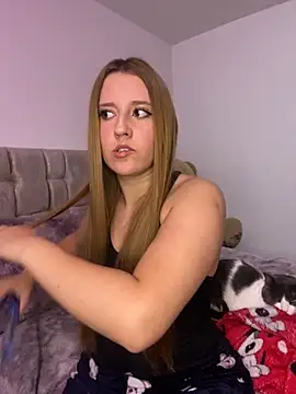 Cutie blondie online show from 11.14.25