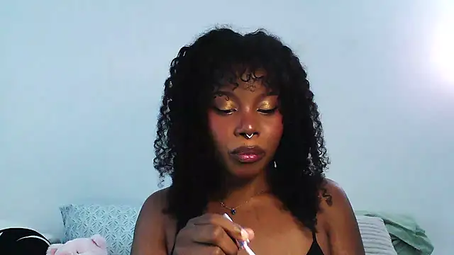 Snapshot of SparklingSoleil chatting on 10.15.25 SparklingSoleil online show from 10.15.25