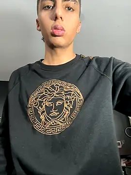 Snapshot of Mister_Obsession chatting on 10.24.25 Mister Obsession online show from 10.24.25