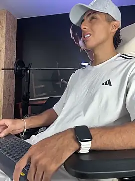 Snapshot of Mister_Obsession chatting on 11.21.25 Mister Obsession online show from 11.21.25