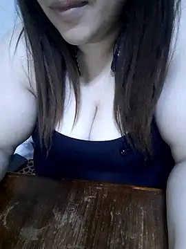 Snapshot of Madam-bezoul- chatting on 02.02.26 Madam-bezoul- online show from 02.02.26