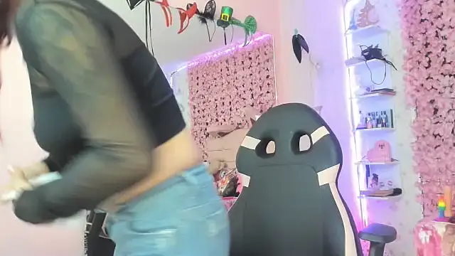 Snapshot of Littlecat_1 chatting on 10.07.25 Littlecat 1 online show from 10.07.25