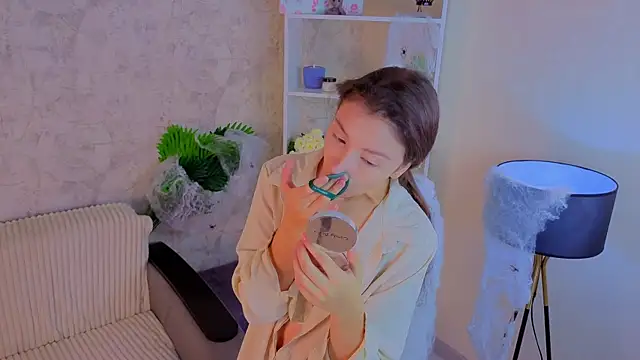 Snapshot of GiseleLamos chatting on 10.29.25 GiseleLamos online show from 10.29.25