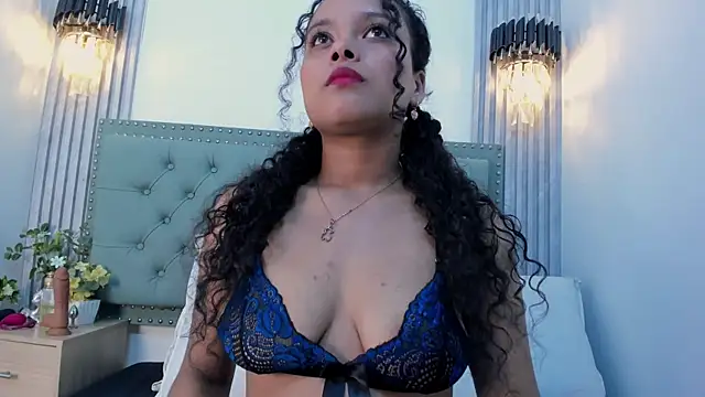 ValeriaJulio  online show from 11.12.25