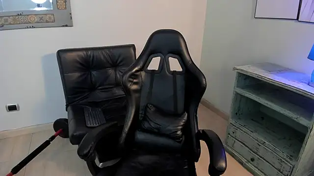 Dereck Manson online show from 10.18.25