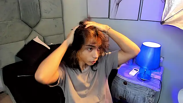 Dereck Manson online show from 10.26.25