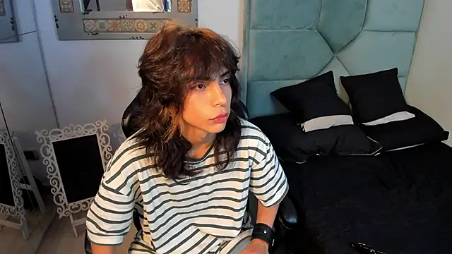 Dereck Manson online show from 11.04.25