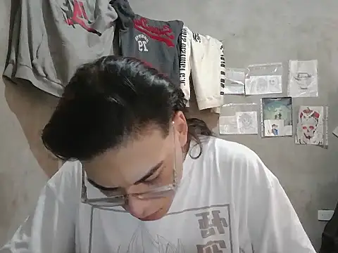 Snapshot of dirty_model chatting on 04.18.26 dirty model online show from 04.18.26