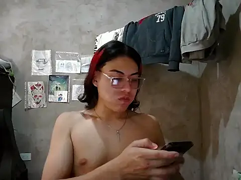 Snapshot of dirty_model chatting on 04.21.26 dirty model online show from 04.21.26