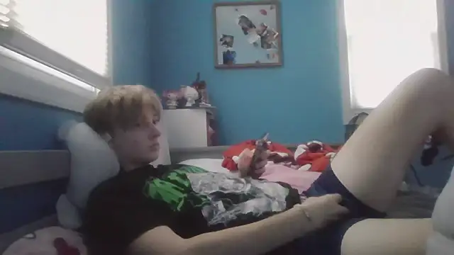 Snapshot of Liam_axel35 chatting on 11.10.25 Liam axel35 online show from 11.10.25