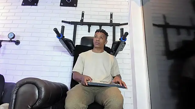 ItaloMoore online show from 02.13.26