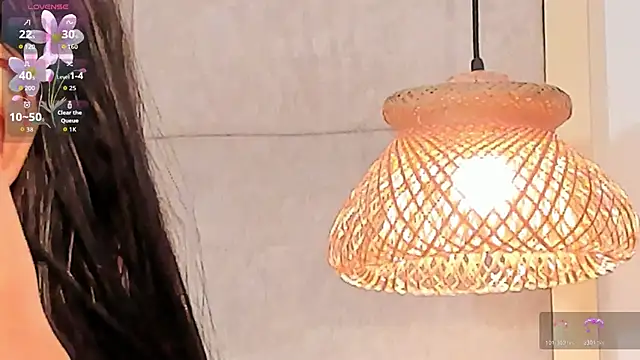 VioletHilton online show from 11.19.25