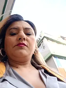 Snapshot of Nataly_Foley chatting on 10.30.25 Nataly Foley online show from 10.30.25