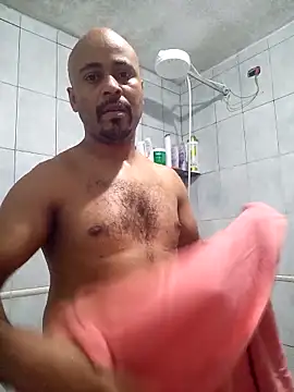 Snapshot of reisloko chatting on 10.14.25 reisloko online show from 10.14.25