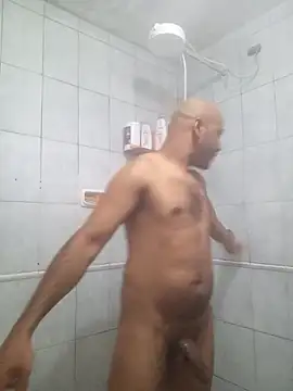 Snapshot of reisloko chatting on 11.02.25 reisloko online show from 11.02.25