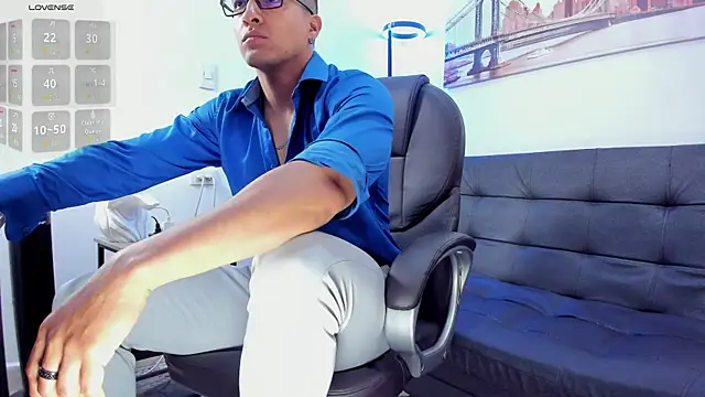 Dash Bukoski online show from 10.21.25