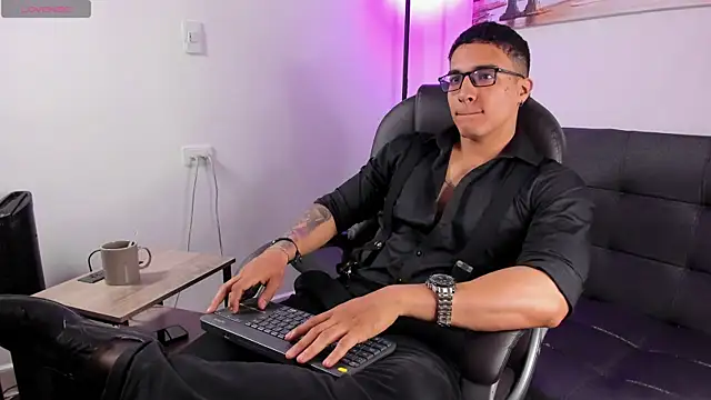 Dash Bukoski online show from 12.21.25