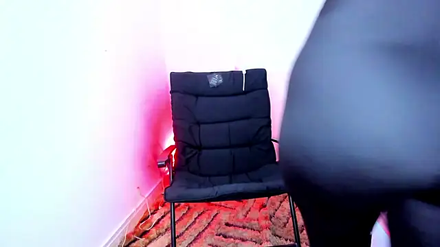 Snapshot of penelopestar_2 chatting on 10.15.25 penelopestar 2 online show from 10.15.25