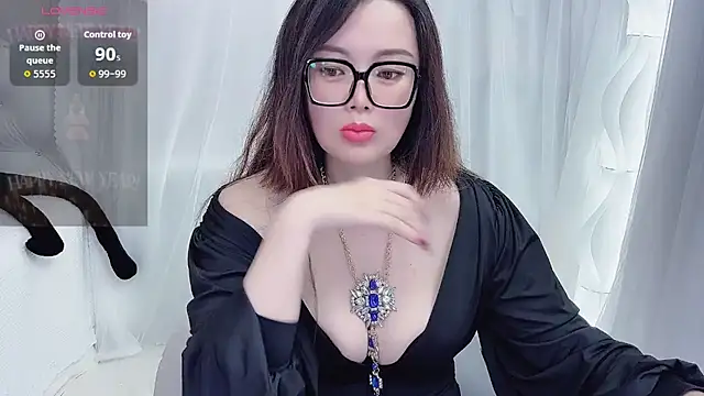 Snapshot of Amaya-yooo-36D chatting on 09.23.25 Amaya-yooo-36D online show from 09.23.25