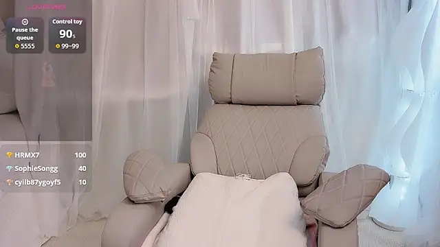 Snapshot of Amaya-yooo-36D chatting on 10.11.25 Amaya-yooo-36D online show from 10.11.25