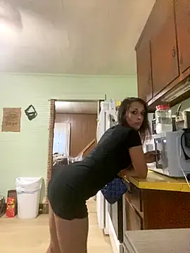 Snapshot of loveyourselfmore88 chatting on 09.23.25 loveyourselfmore88 online show from 09.23.25