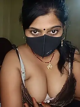 Snapshot of reena502 chatting on 07.18.26 reena502 online show from 07.18.26