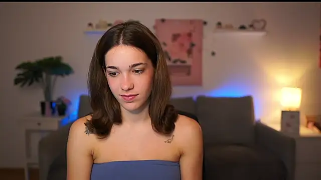 kissie cat online show from 10.13.25