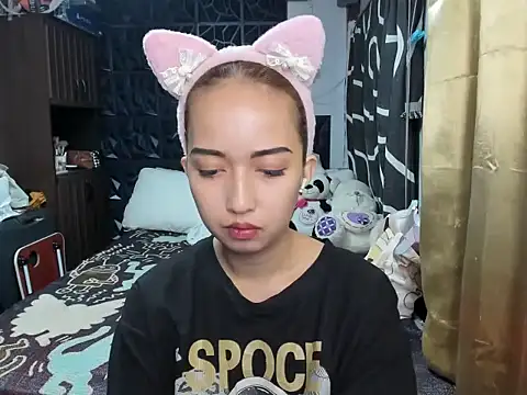 Soft Angel8 online show from 12.18.25