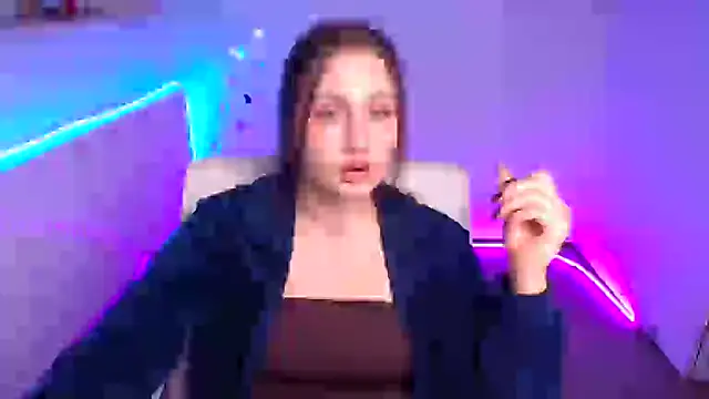 Snapshot of Stefanie_Sweet chatting on 10.17.25 Stefanie Sweet online show from 10.17.25