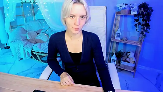 Snapshot of BethanyCloud chatting on 10.05.25 BethanyCloud online show from 10.05.25