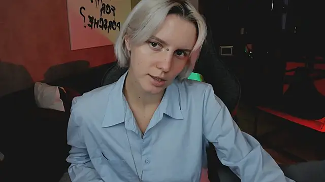 Snapshot of BethanyCloud chatting on 10.07.25 BethanyCloud online show from 10.07.25