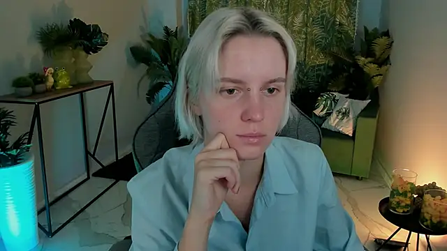 Snapshot of BethanyCloud chatting on 10.15.25 BethanyCloud online show from 10.15.25