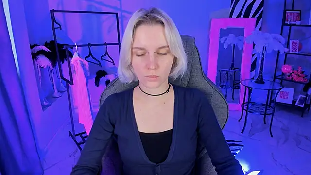 Snapshot of BethanyCloud chatting on 11.12.25 BethanyCloud online show from 11.12.25