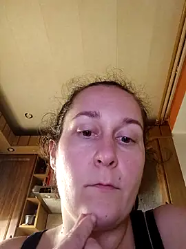 Amandda  online show from 10.04.25