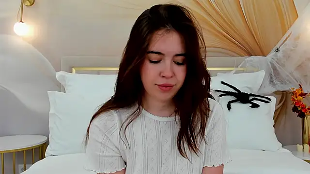 KimberlyBond online show from 10.28.25