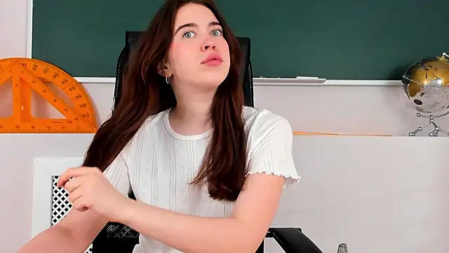 KimberlyBond online show from 11.10.25