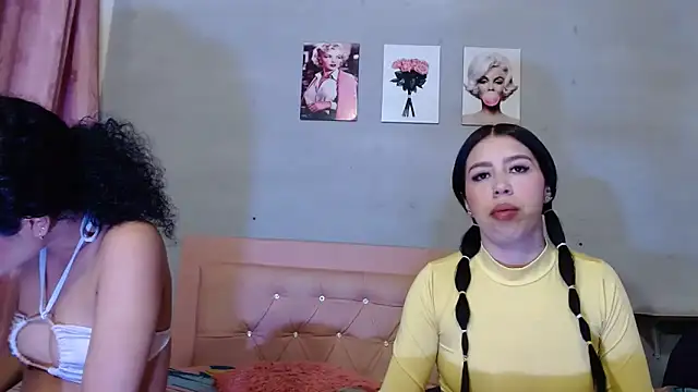 Snapshot of Olivia_Spear chatting on 10.02.25 Olivia Spear online show from 10.02.25