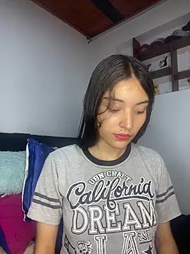 Snapshot of hotwife26 chatting on 05.01.26 hotwife26 online show from 05.01.26