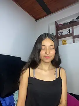 Snapshot of hotwife26 chatting on 05.05.26 hotwife26 online show from 05.05.26