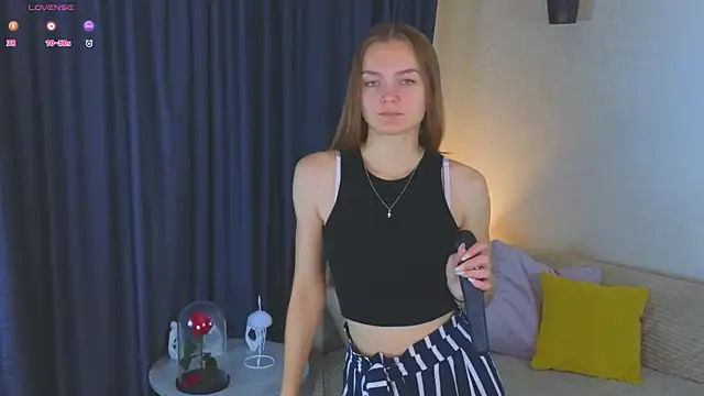 LouisaChaobal online show from 10.25.25