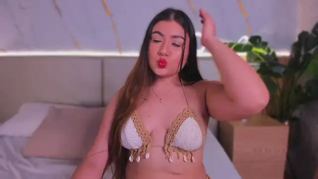 ChloeeMonroee online show from 10.17.25