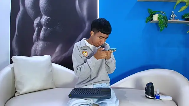 Snapshot of ender_h0t chatting on 09.30.25 ender h0t online show from 09.30.25