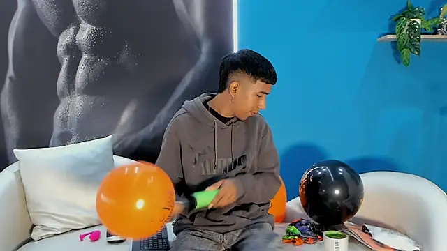 Snapshot of ender_h0t chatting on 10.12.25 ender h0t online show from 10.12.25