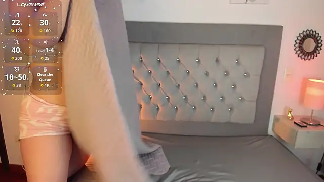 Snapshot of Seraphyne666 chatting on 09.15.25 Seraphyne666 online show from 09.15.25