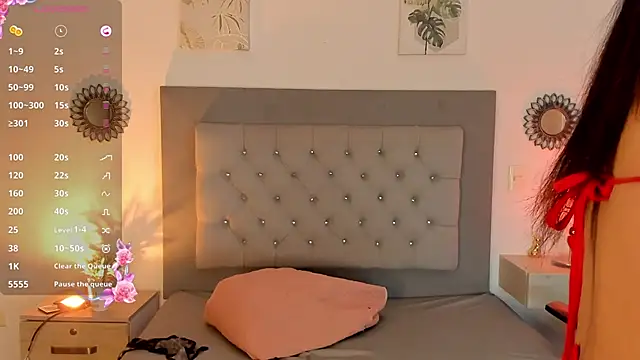 Snapshot of Seraphyne666 chatting on 10.02.25 Seraphyne666 online show from 10.02.25