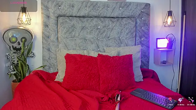 Snapshot of Seraphyne666 chatting on 10.28.25 Seraphyne666 online show from 10.28.25