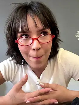 Snapshot of Adry_Bach_ chatting on 09.14.25 Adry Bach online show from 09.14.25