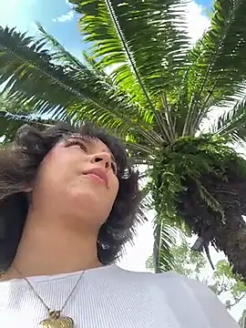 Snapshot of Adry_Bach_ chatting on 09.29.25 Adry Bach online show from 09.29.25