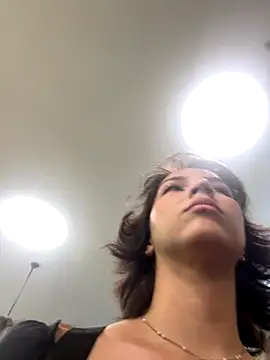 Snapshot of Adry_Bach_ chatting on 10.23.25 Adry Bach online show from 10.23.25