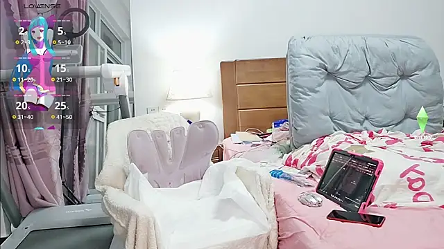 Snapshot of Eulalia-A chatting on 10.09.25 Eulalia-A online show from 10.09.25